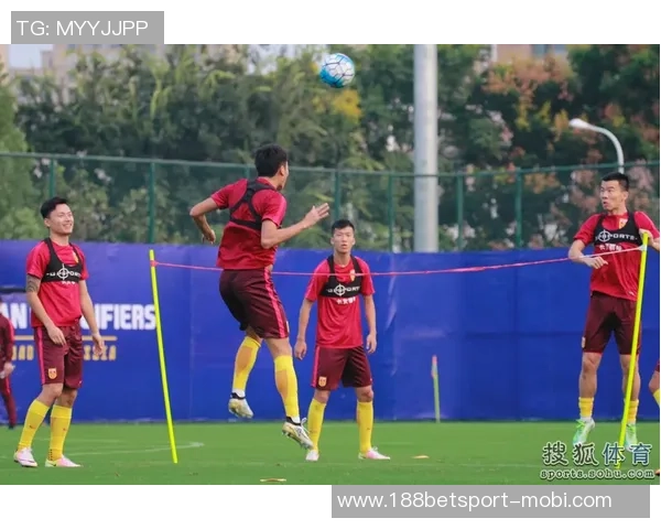 尤文图斯训练动态麦肯尼与小孔塞桑独自备战布雷默热格罗瓦暂时休息